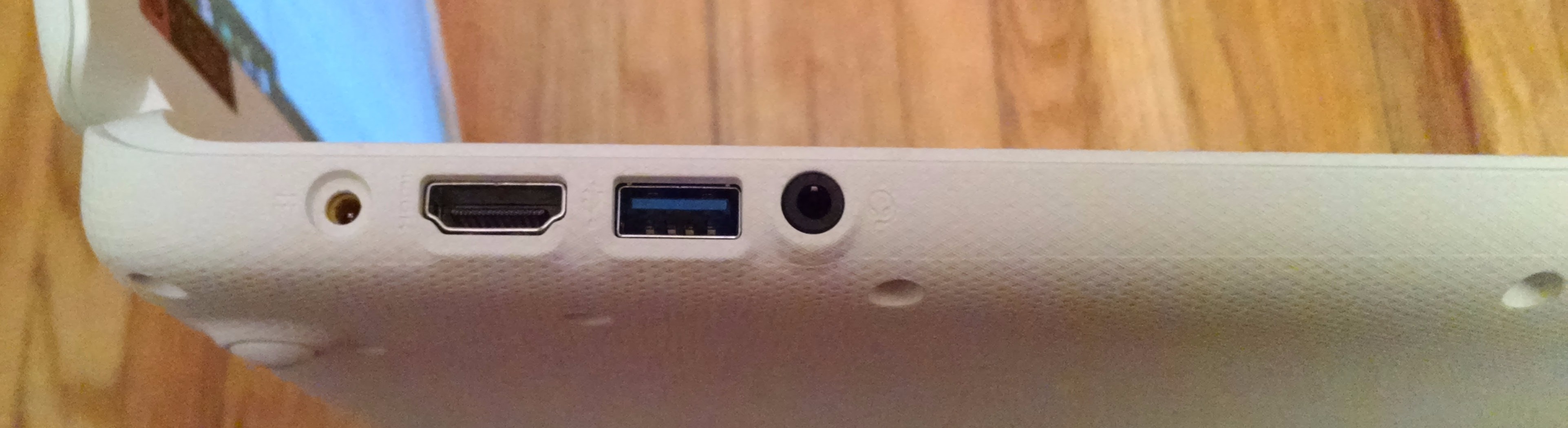 Left-side ports: Power, USB-3, Headphone